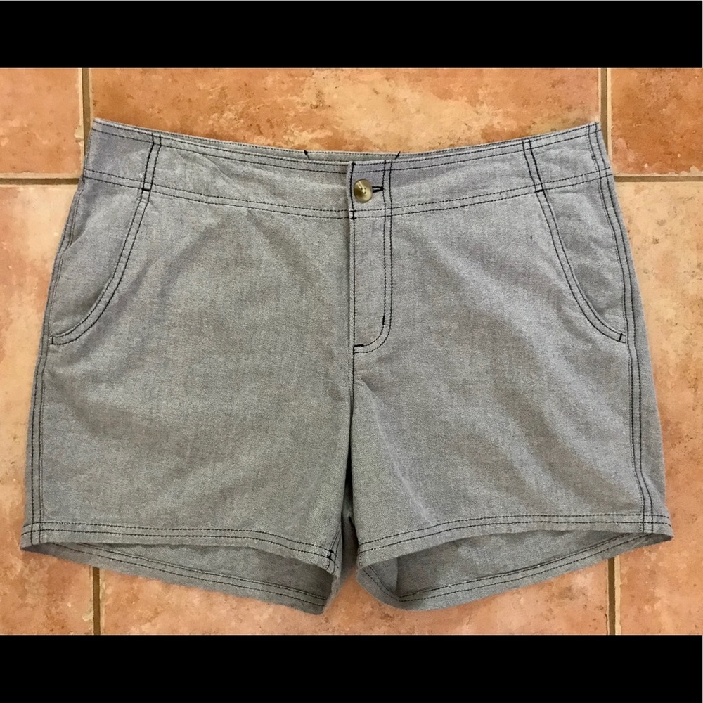 Women’s Columbia PFG Shorts.